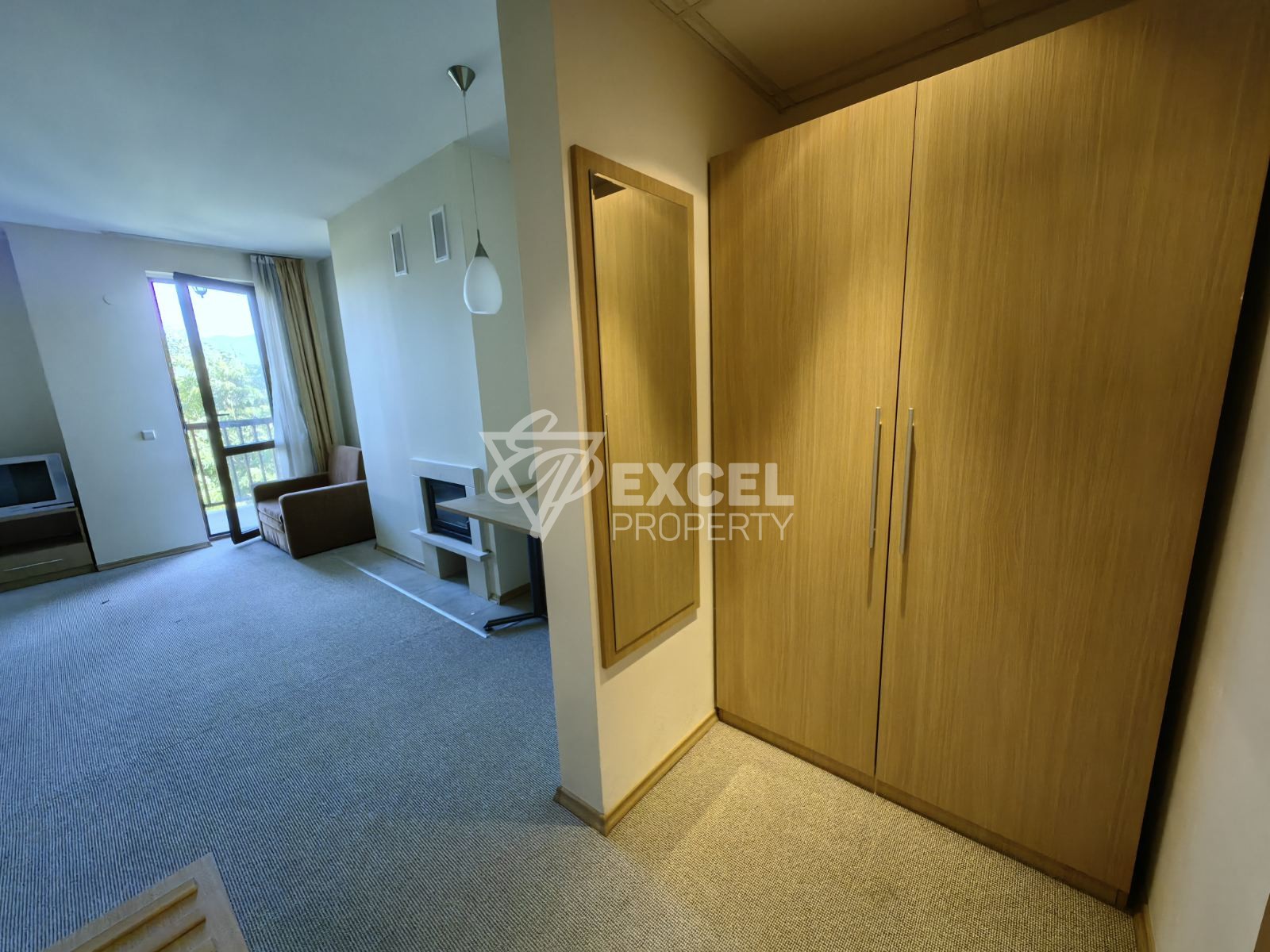 Просторно южно студио сред природата, в близост до река