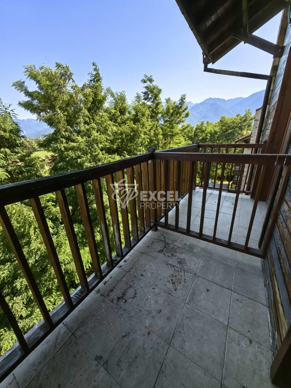 Просторно южно студио сред природата, в близост до река