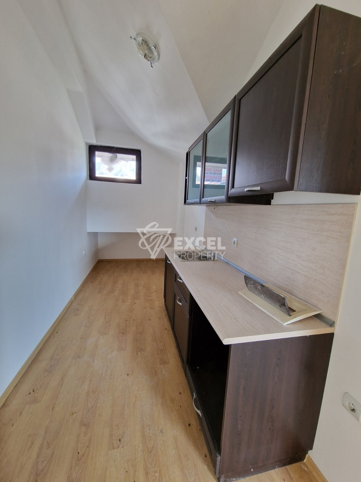 Просторен пентхаус с две тераси и красива планинска гледка