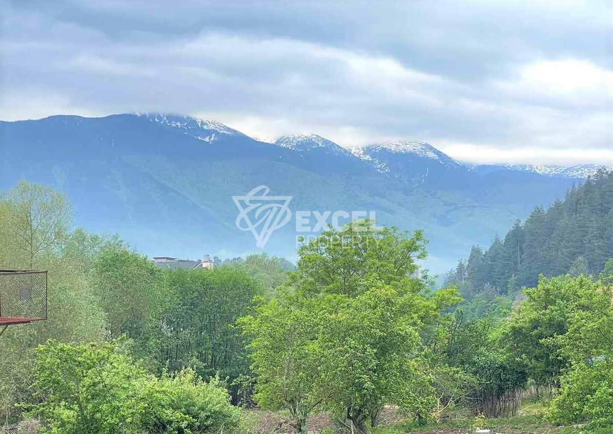 Просторно южно студио за продажба в целогодишен комплекс с ниска такса поддръжка