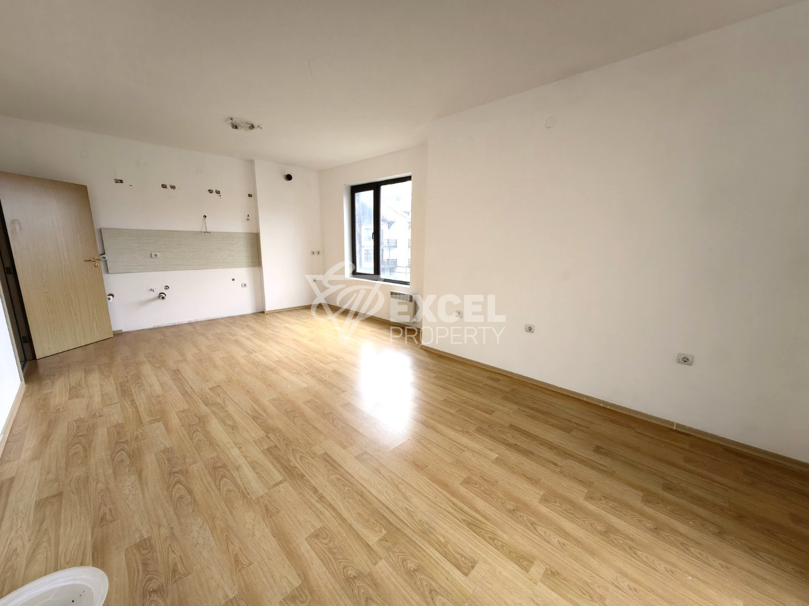 Двустаен апартамент с южно изложение и просторна тераса в целогодишен комплекс 3 Планини