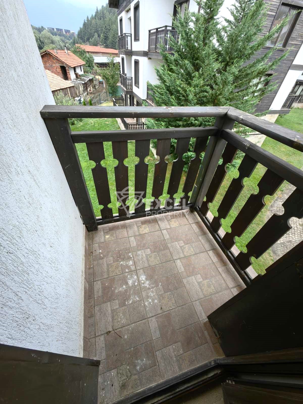 Двустаен апартамент с южно изложение и просторна тераса в целогодишен комплекс 3 Планини