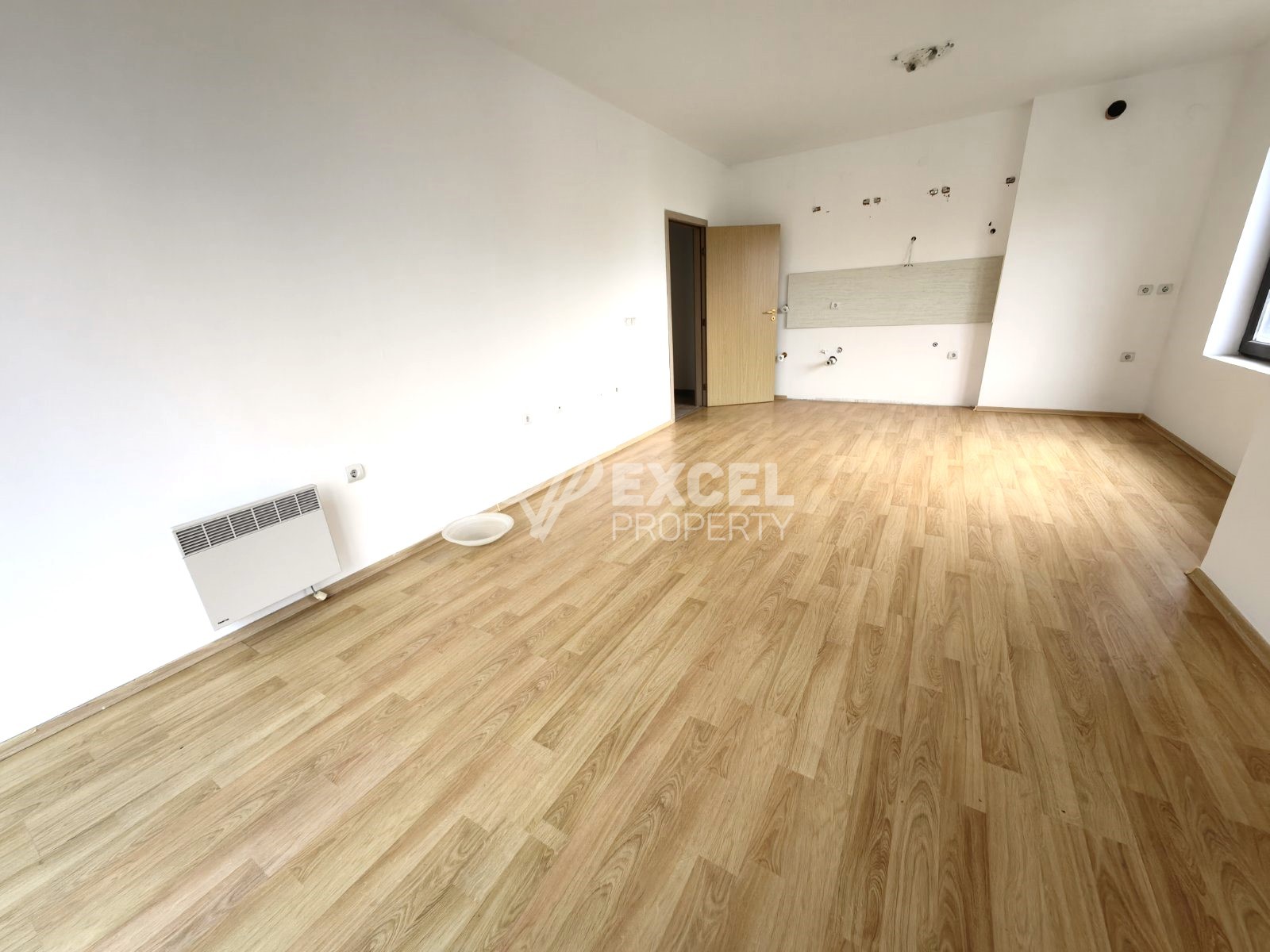 Двустаен апартамент с южно изложение и просторна тераса в целогодишен комплекс 3 Планини