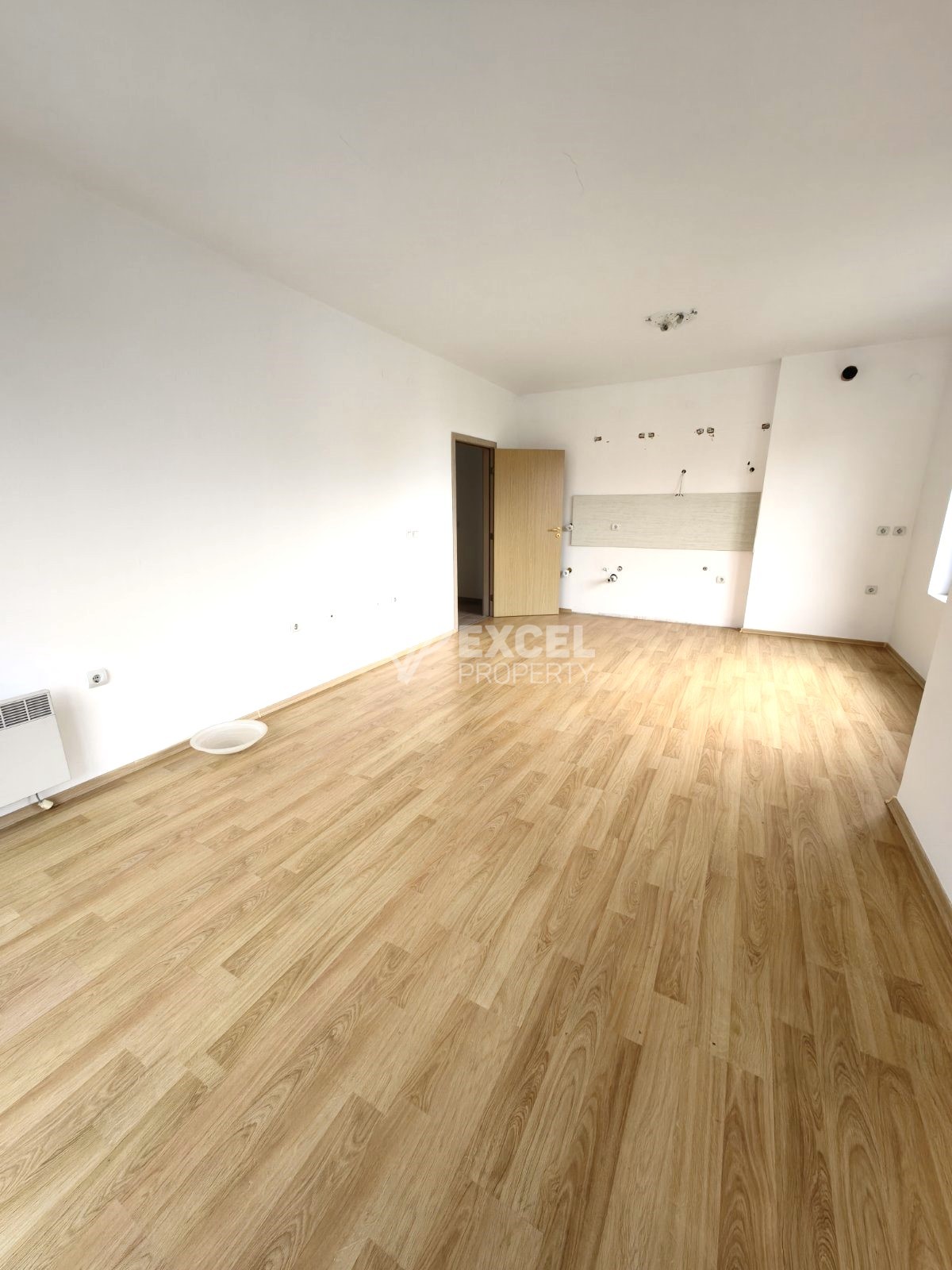 Двустаен апартамент с южно изложение и просторна тераса в целогодишен комплекс 3 Планини