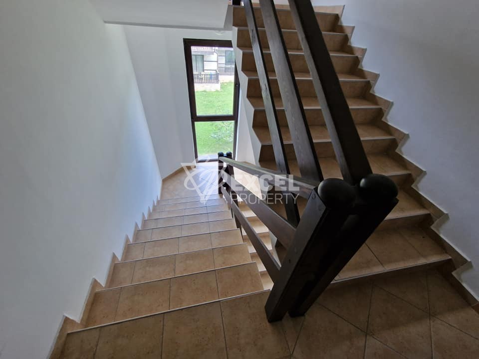 Двустаен апартамент с южно изложение и просторна тераса в целогодишен комплекс 3 Планини