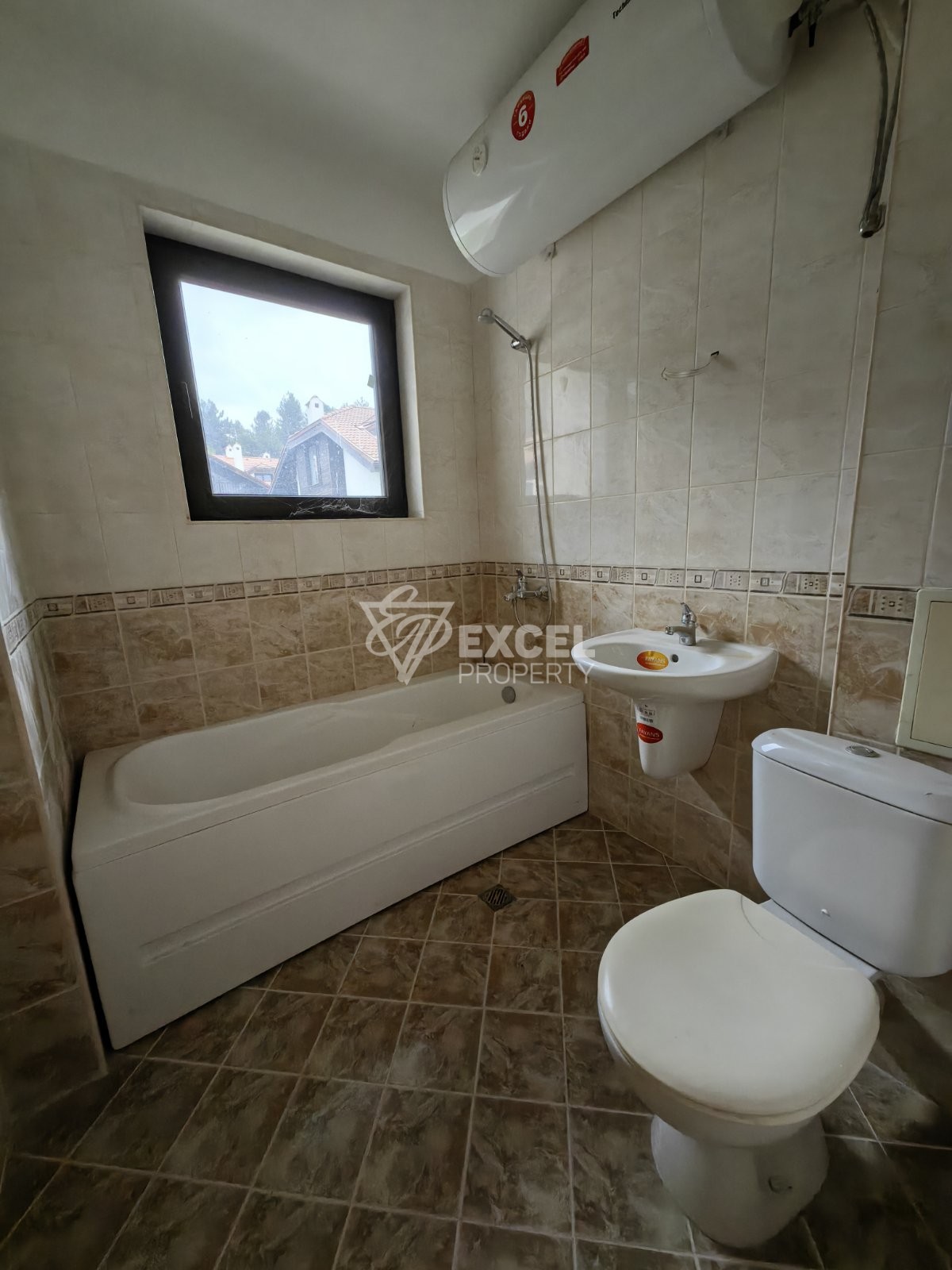 Прекрасен двустаен апартамент за продажба в целогодишен комплекс с ниска такса поддръжка, до Разлог