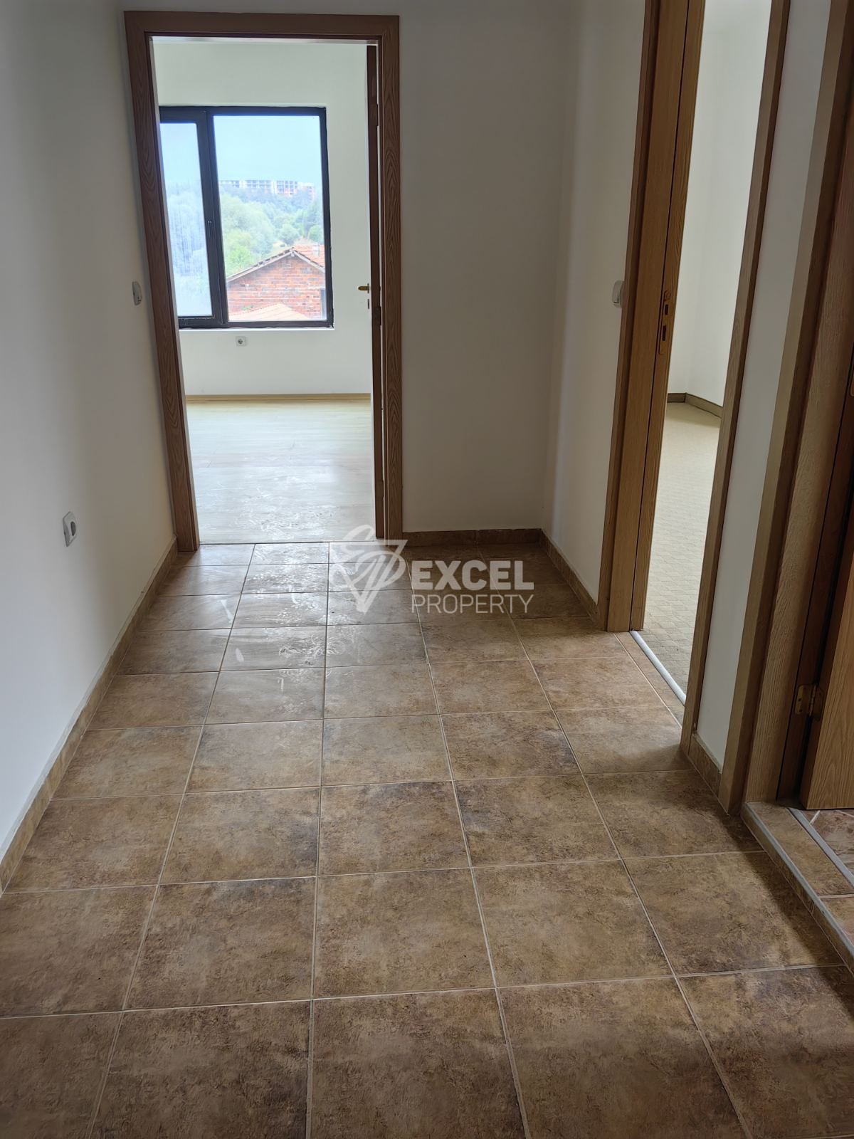 Прекрасен двустаен апартамент за продажба в целогодишен комплекс с ниска такса поддръжка, до Разлог