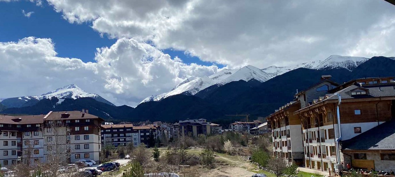 Луксозен двустаен апартамент с ниска такса поддръжка до Гондолата в Банско