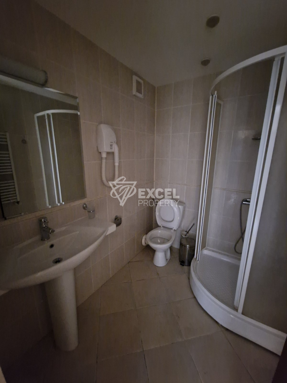 Тристаен обзаведен апартамент за продажба в Банско с панорама Пирин