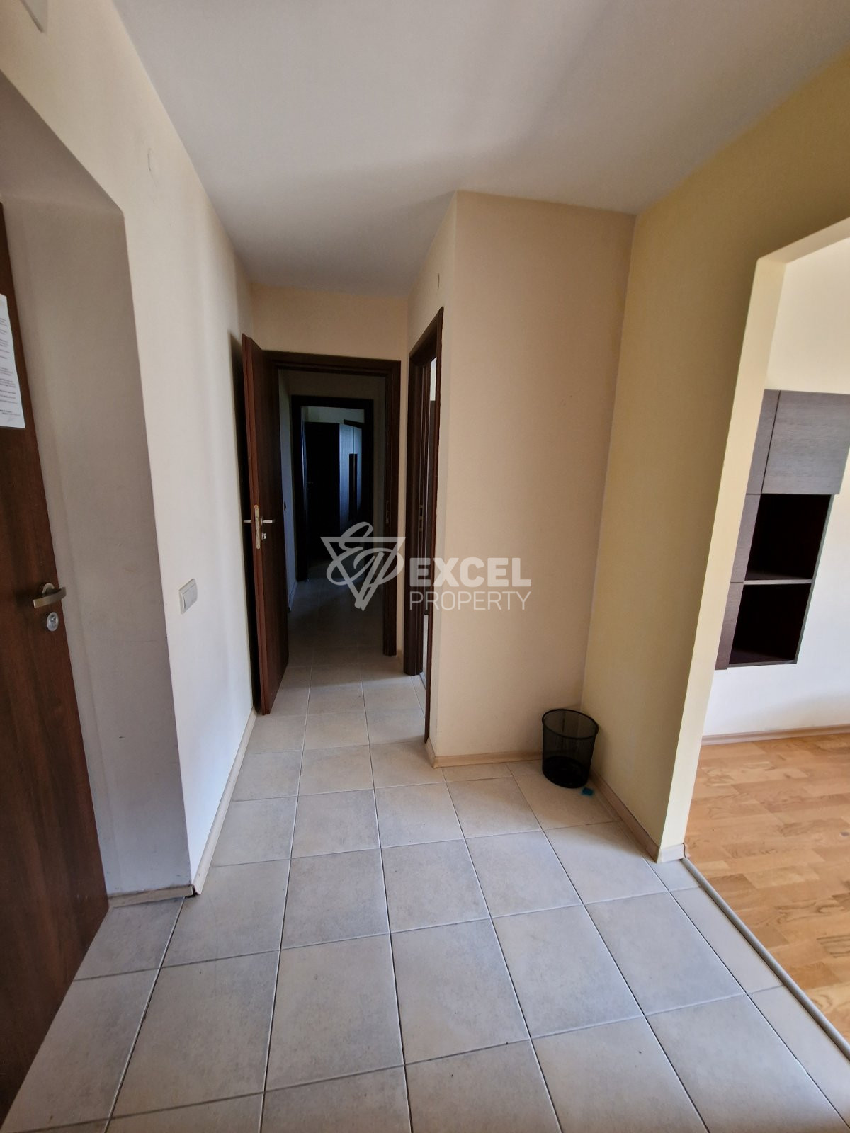 Тристаен обзаведен апартамент за продажба в Банско с панорама Пирин