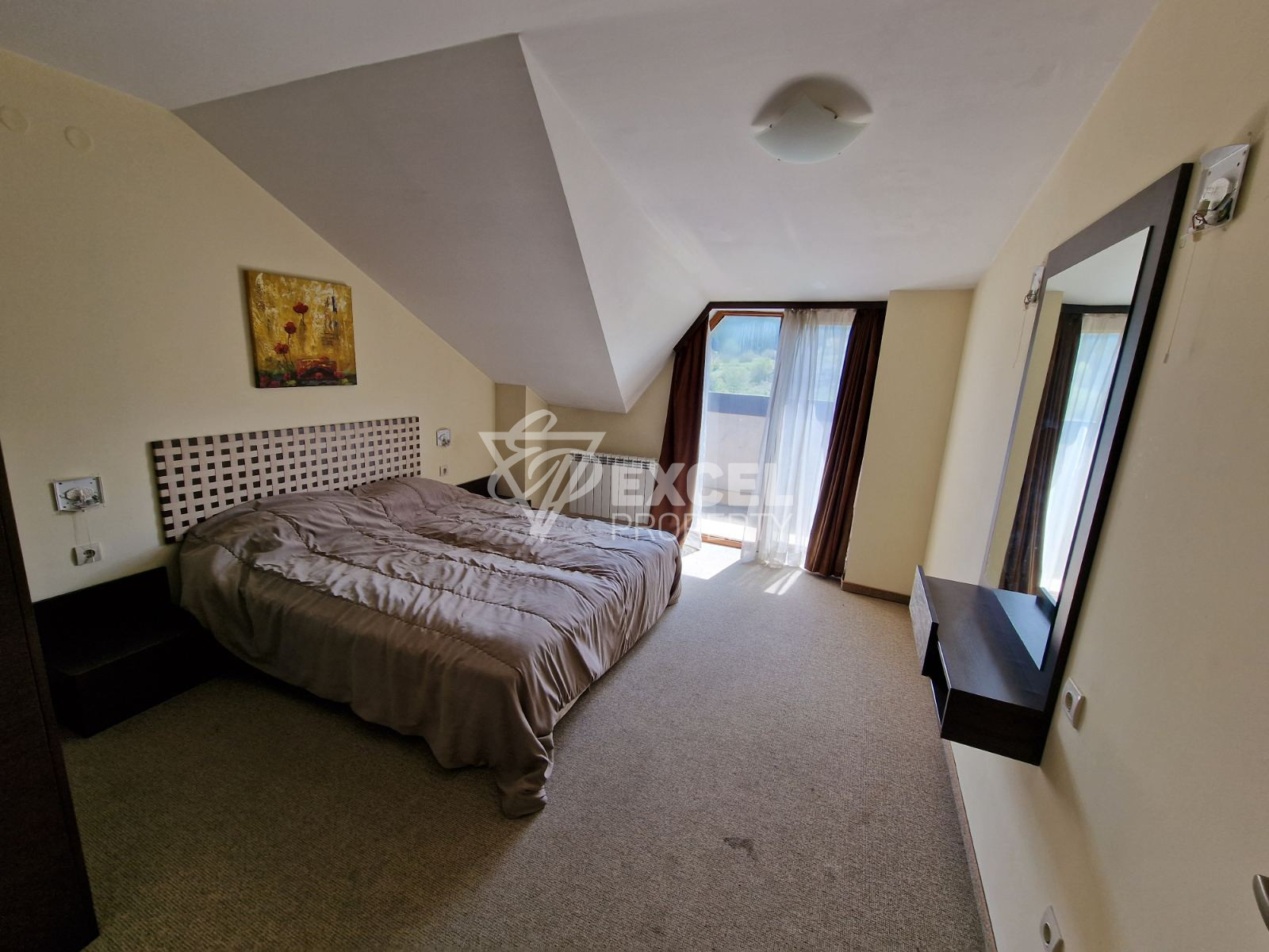 Тристаен обзаведен апартамент за продажба в Банско с панорама Пирин