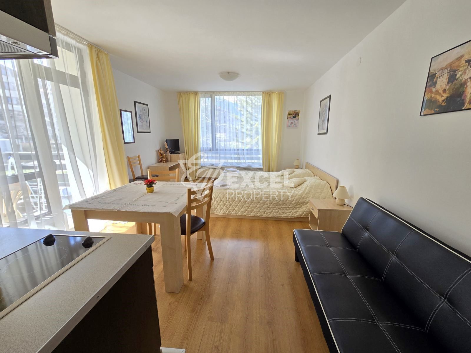 Просторно студио с южно изложение за продажба в комплекс Аспен Голф