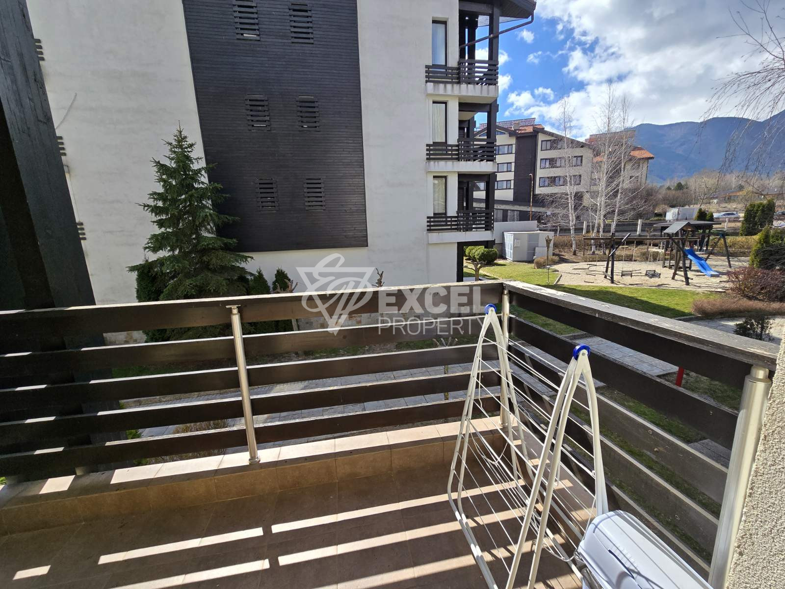 Просторно студио с южно изложение за продажба в комплекс Аспен Голф