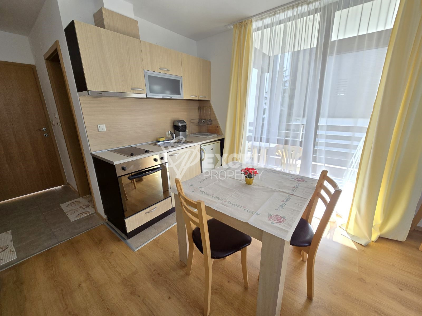 Просторно студио с южно изложение за продажба в комплекс Аспен Голф