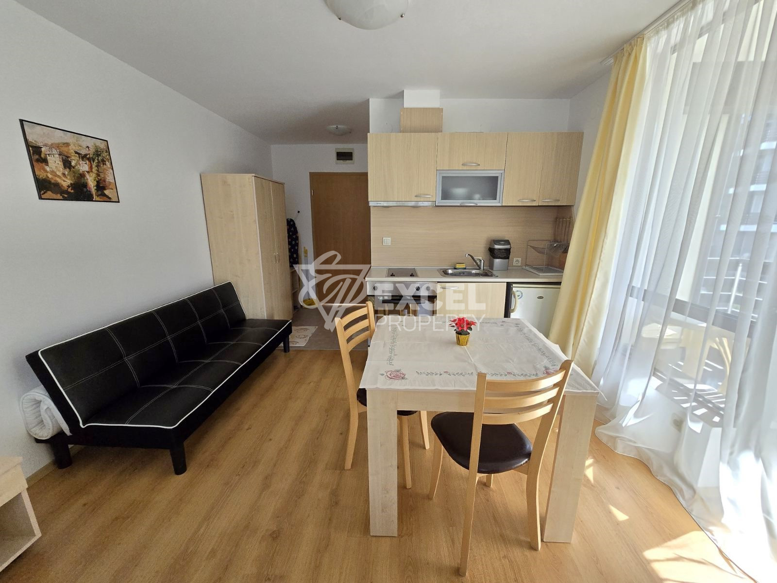 Просторно студио с южно изложение за продажба в комплекс Аспен Голф