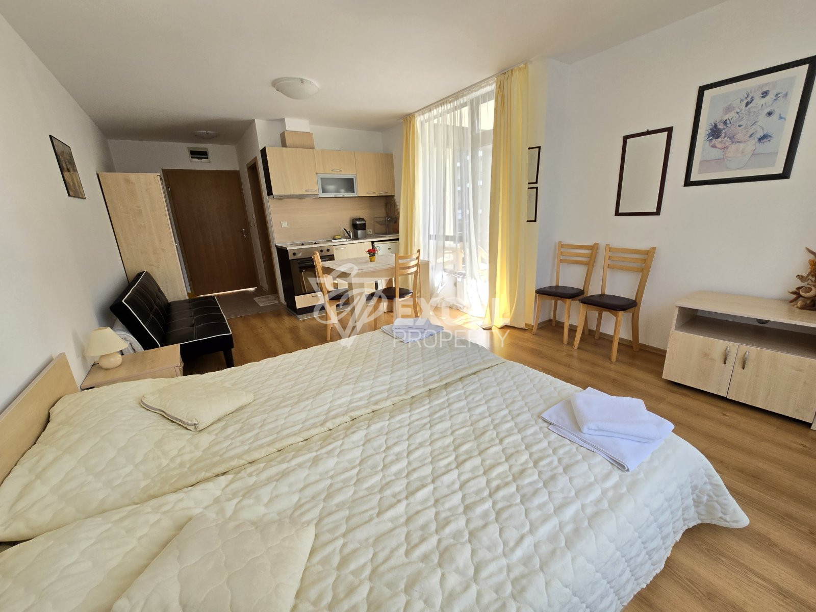 Просторно студио с южно изложение за продажба в комплекс Аспен Голф