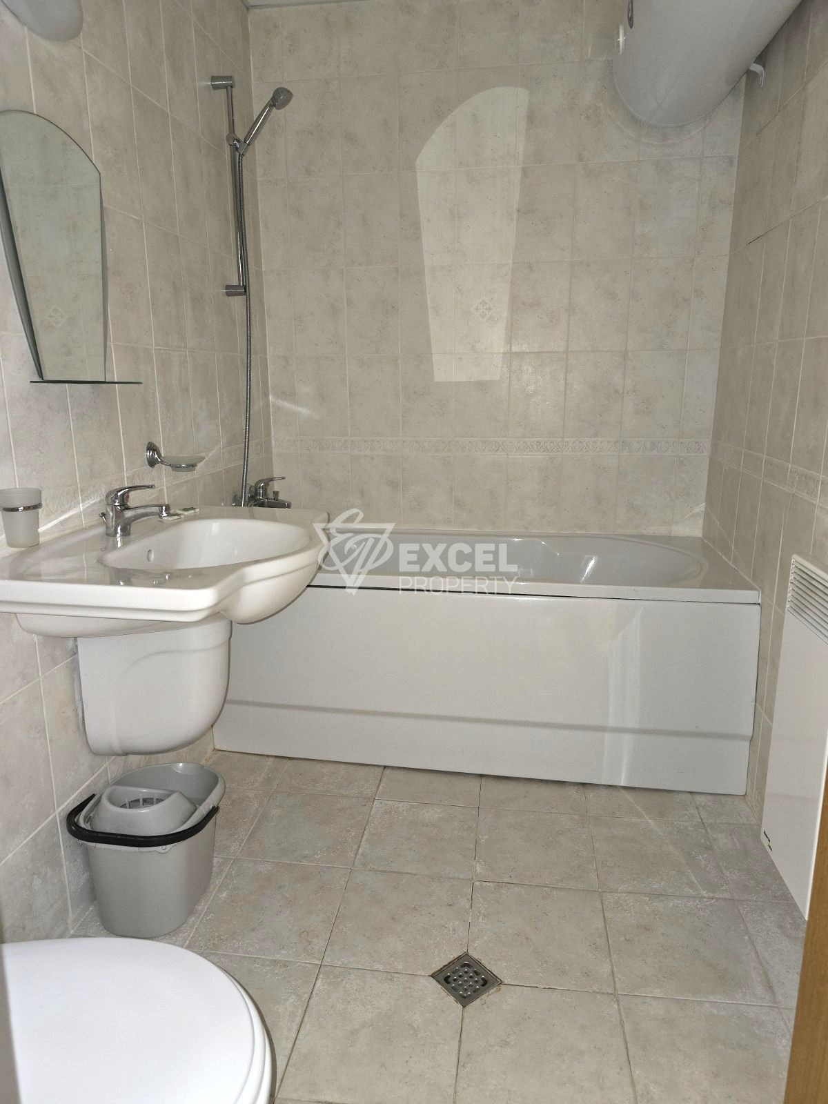 Просторно студио с южно изложение за продажба в комплекс Аспен Голф