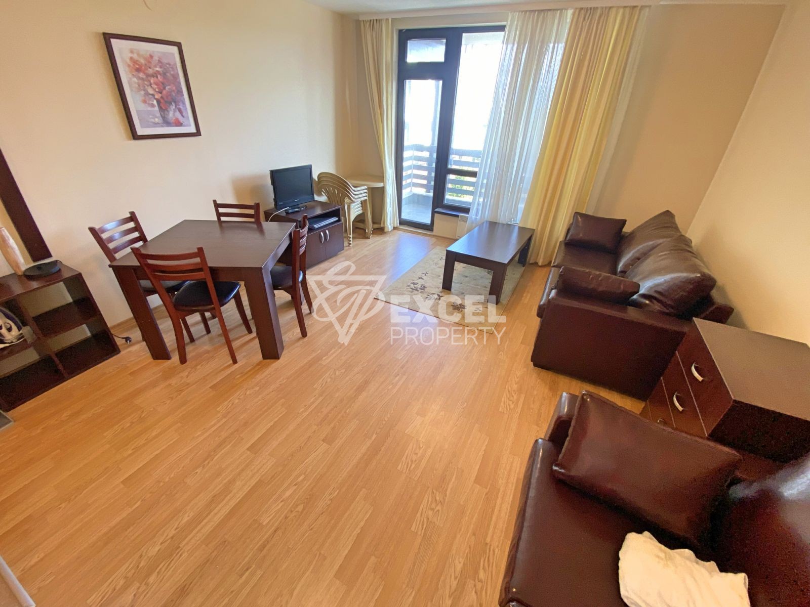 Просторно студио с тераса за продажба в Аспен Суитс, до Пирин Голф