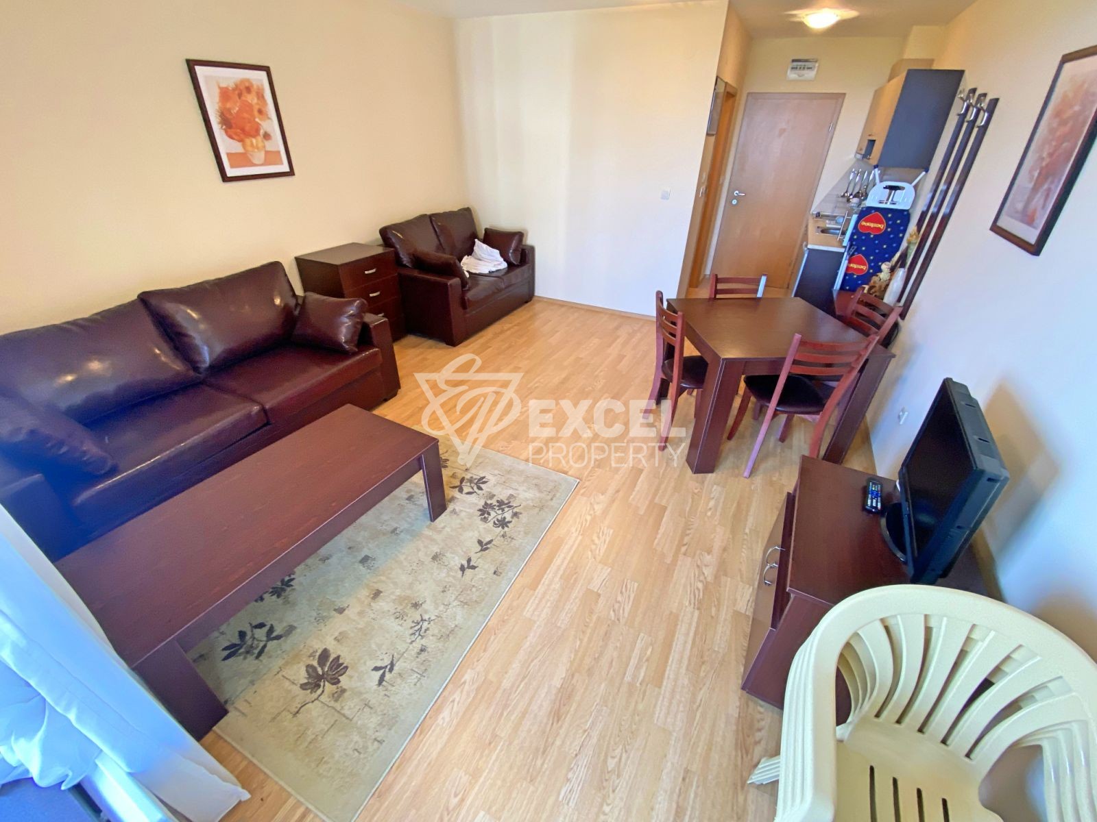 Просторно студио с тераса за продажба в Аспен Суитс, до Пирин Голф