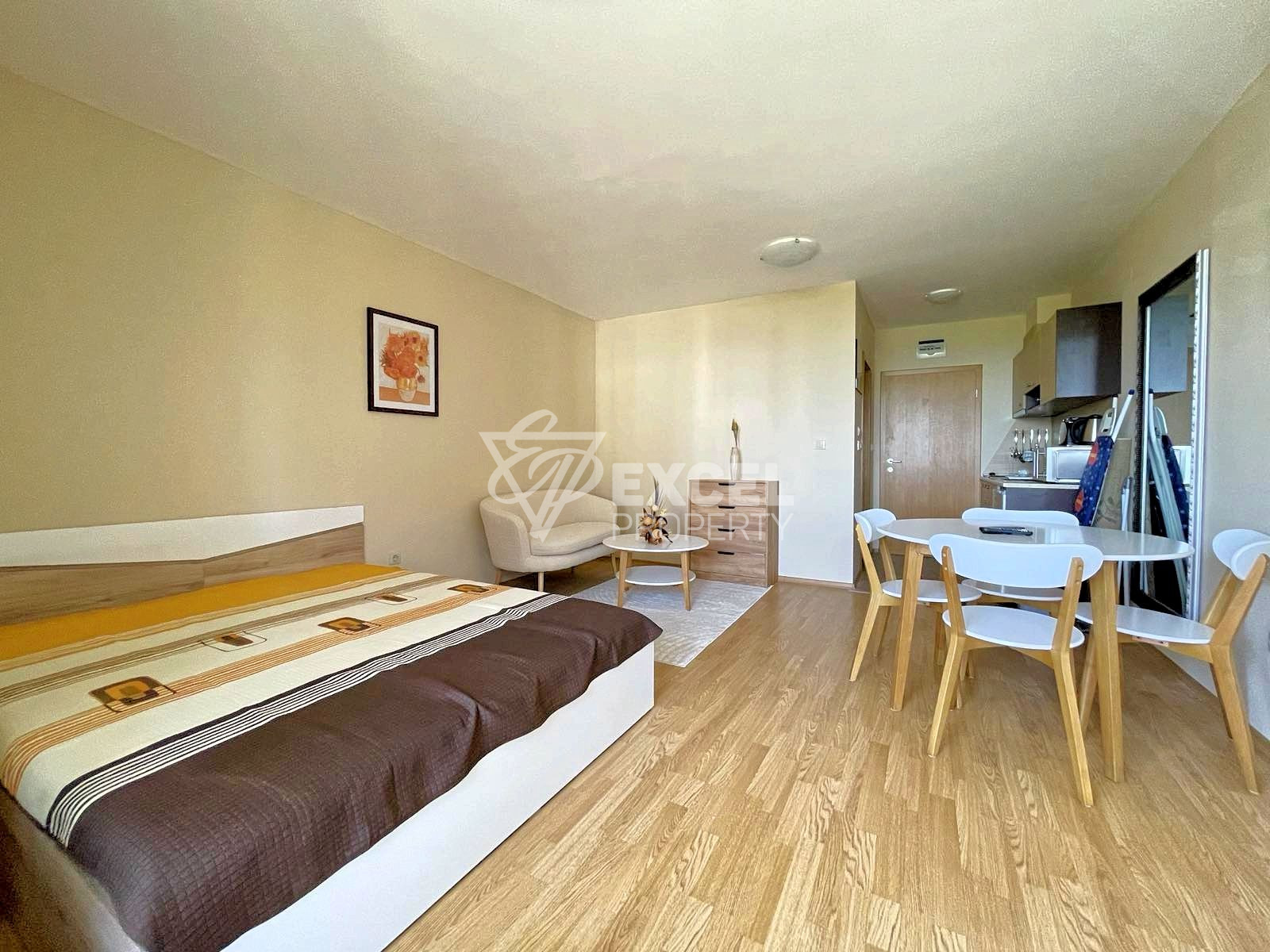 Просторно студио с ново обзавеждане за продажба в Аспен Суитс, до Пирин Голф