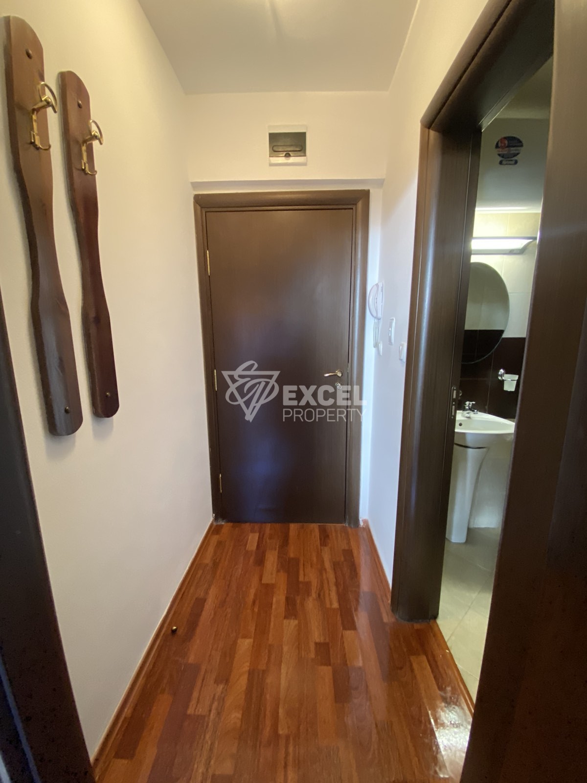 Изгоден двустаен апартамент на партерно ниво в сграда с ниска такса поддръжка!