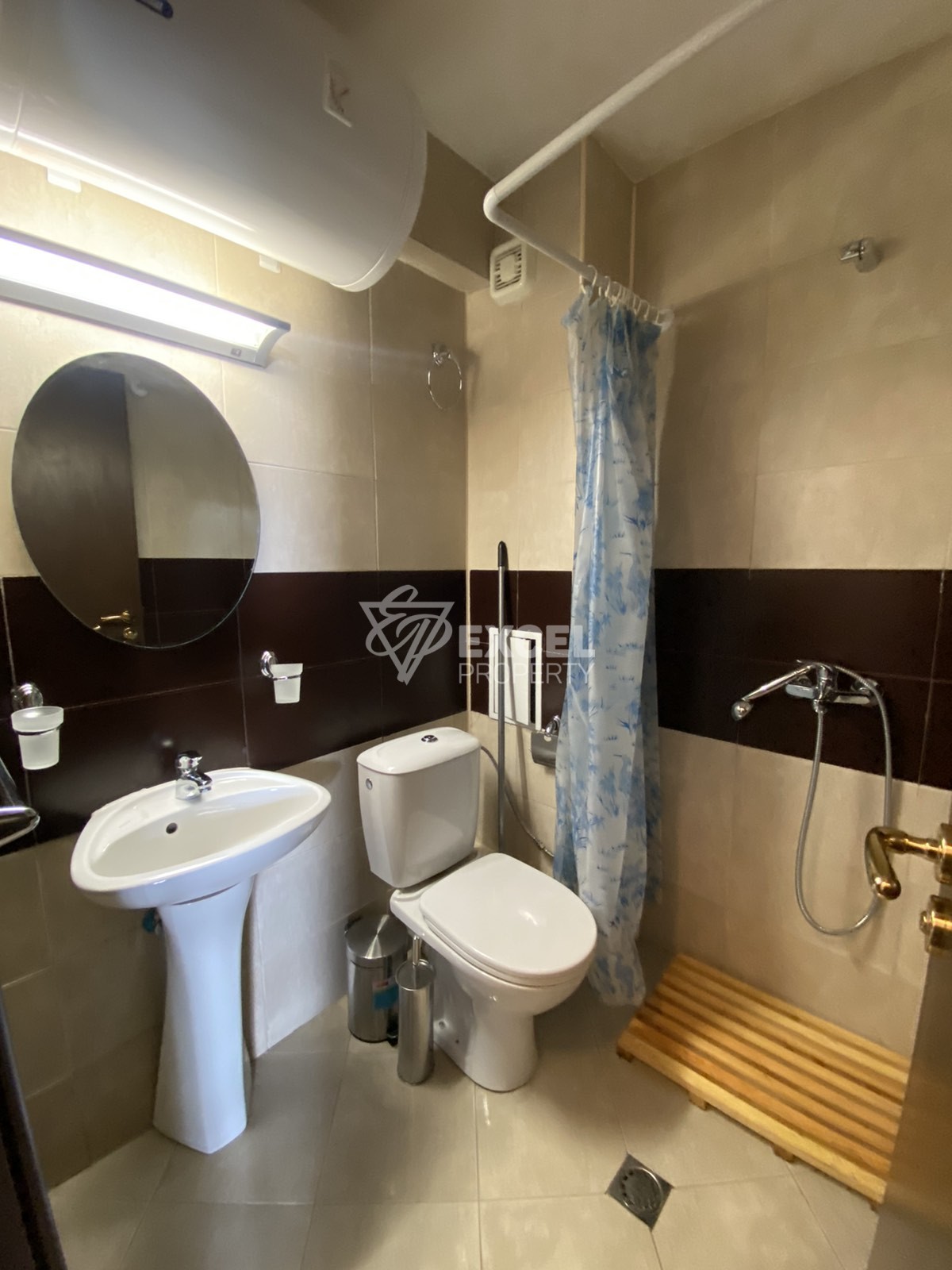 Изгоден двустаен апартамент на партерно ниво в сграда с ниска такса поддръжка!