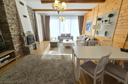 Просторна и слънчева къща с три спални за продажба в района на Пирин Голф