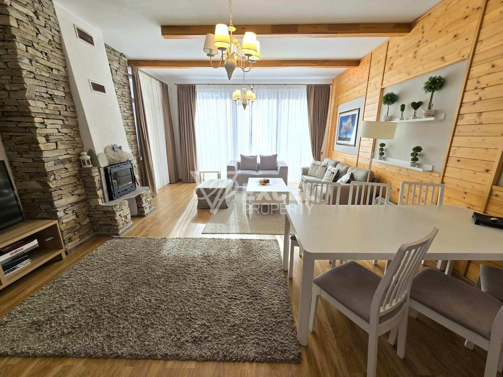 Просторна и слънчева къща с три спални за продажба в района на Пирин Голф