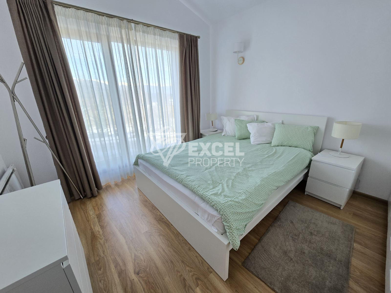 Просторна и слънчева къща с три спални за продажба в района на Пирин Голф