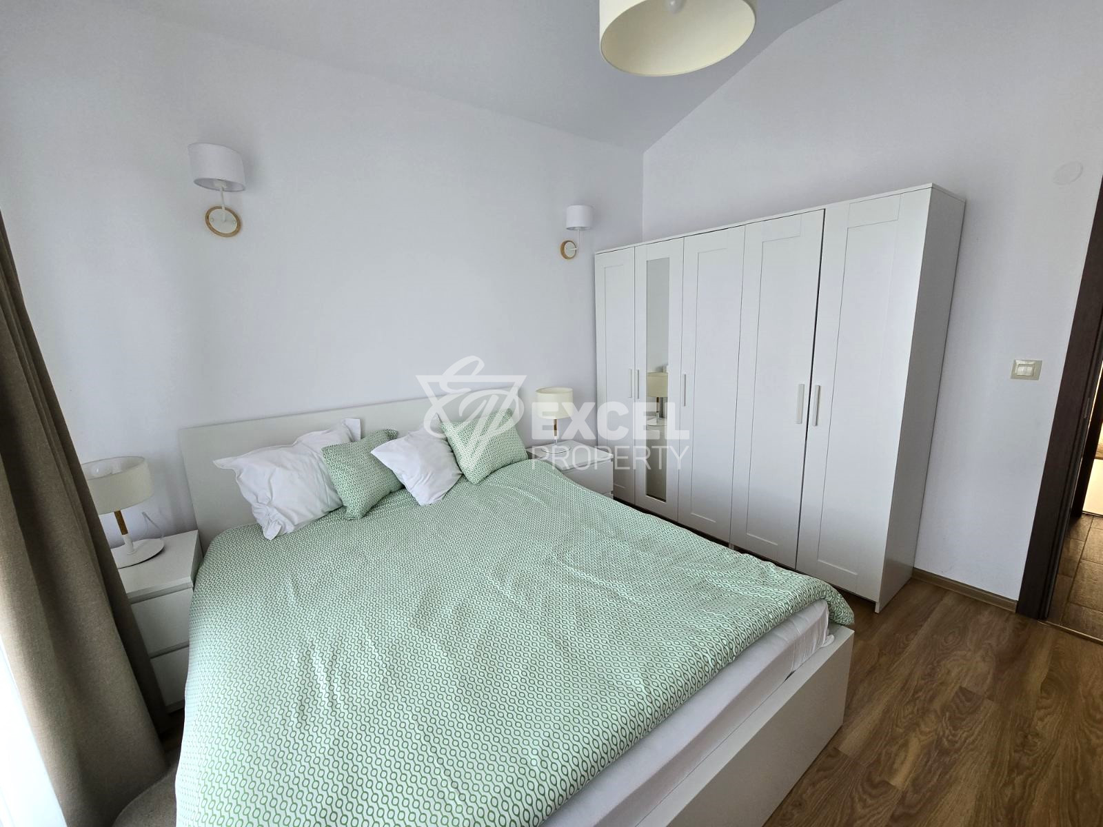 Просторна и слънчева къща с три спални за продажба в района на Пирин Голф