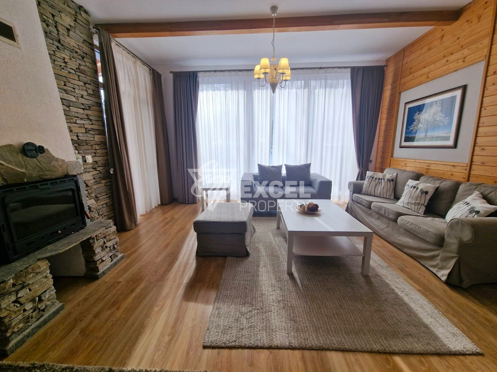 Просторна и слънчева къща с три спални за продажба в района на Пирин Голф