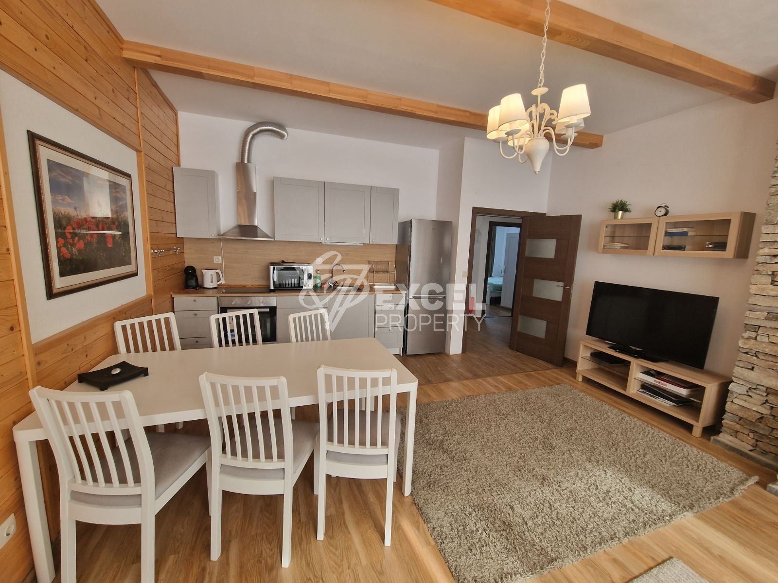 Просторна и слънчева къща с три спални за продажба в района на Пирин Голф