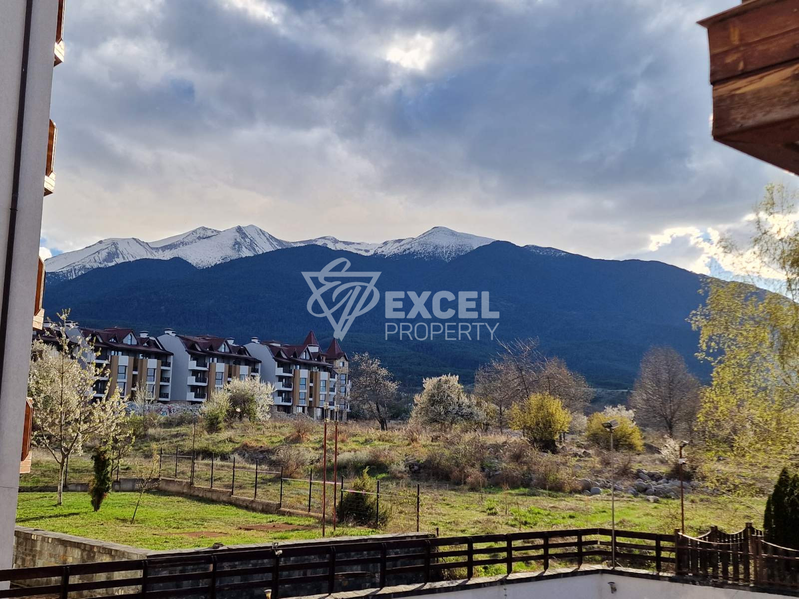 Belvedere Holiday Club: Южен апартамент с две спални и зашеметяваща планинска гледка