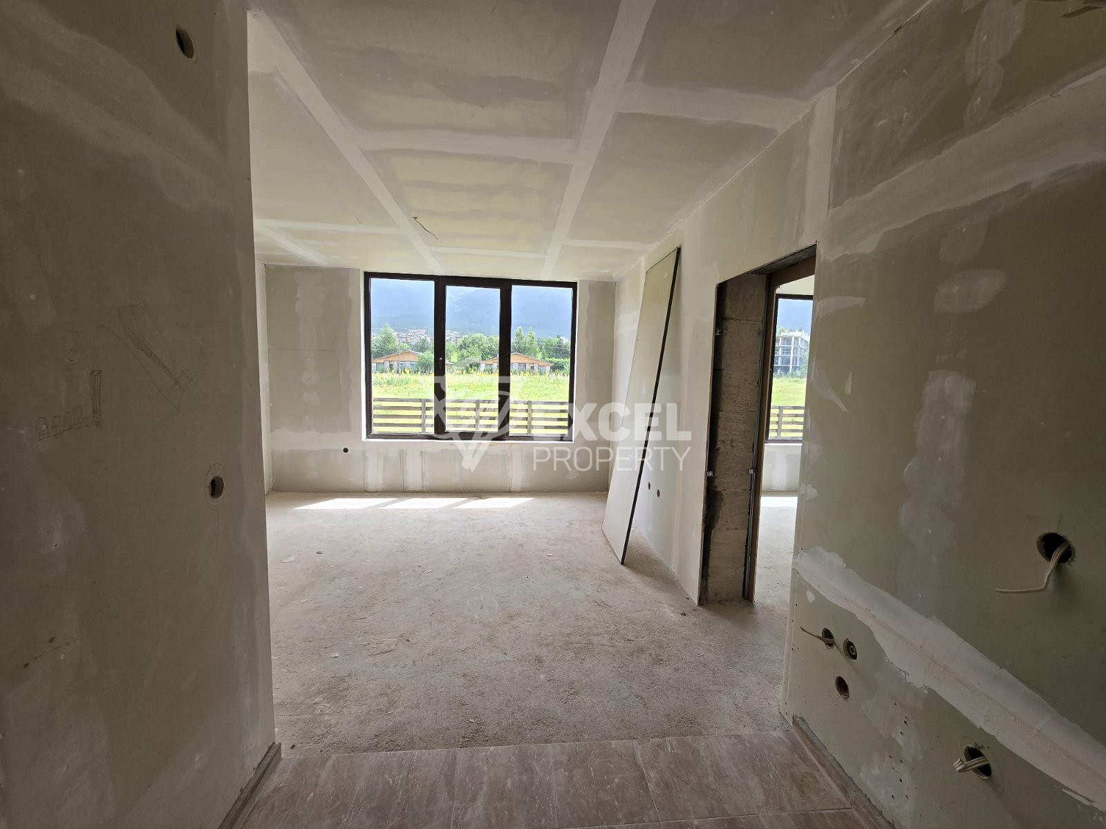 Южно студио за продажба с възхитителна панорамна гледка към Пирин планина