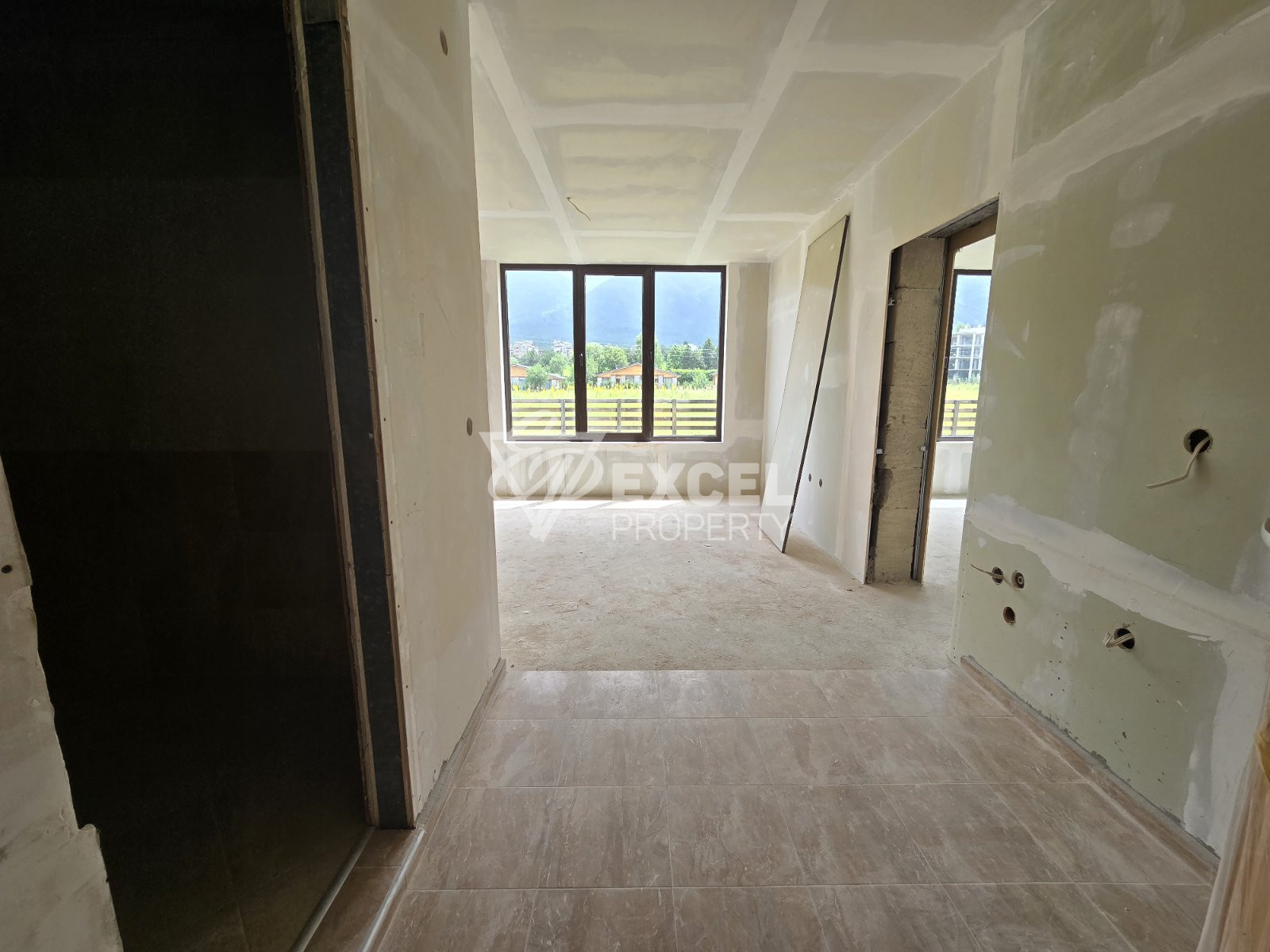 Южно студио за продажба с възхитителна панорамна гледка към Пирин планина