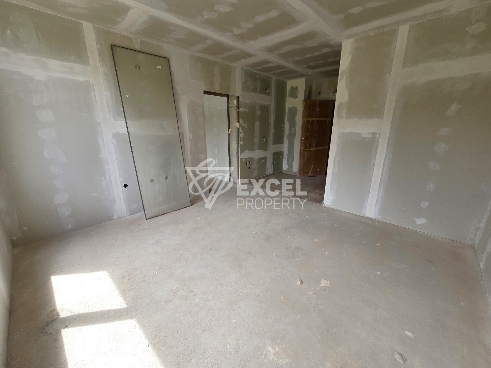 Южно студио за продажба с възхитителна панорамна гледка към Пирин планина