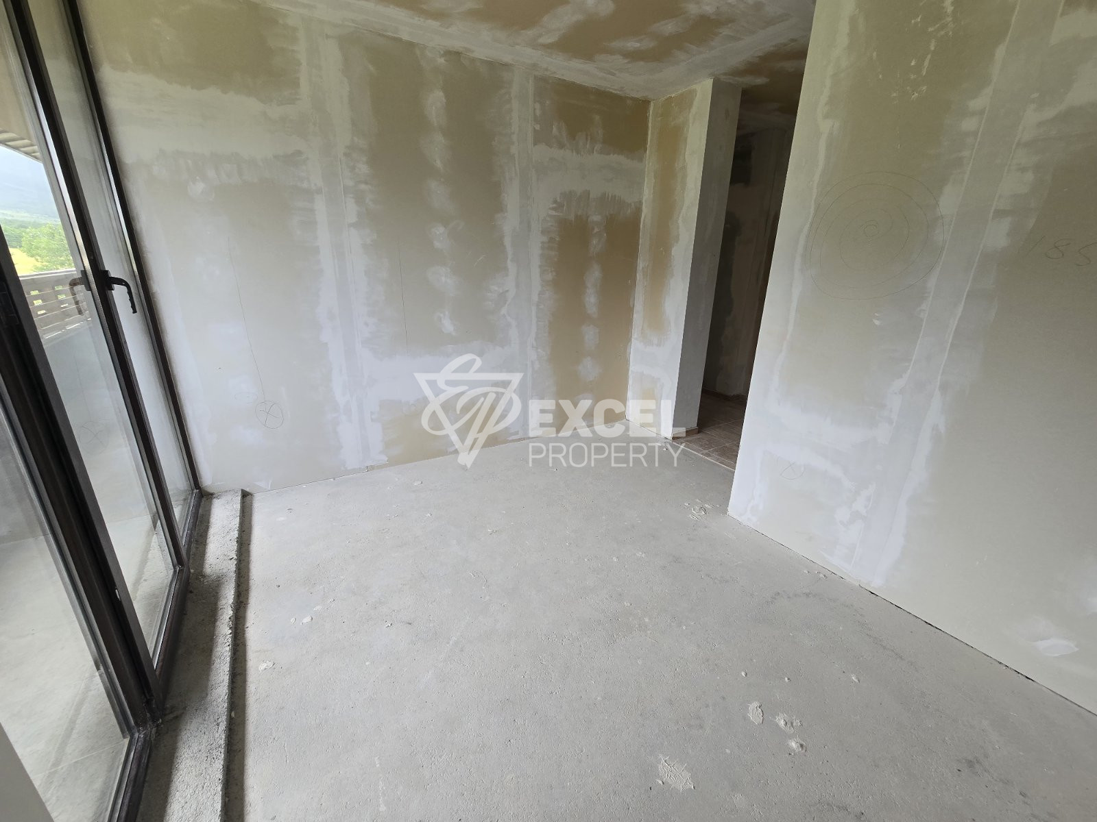 Южен тристаен апартамент за продажба! Нова жилищна сграда в подножието на Пирин Планина!