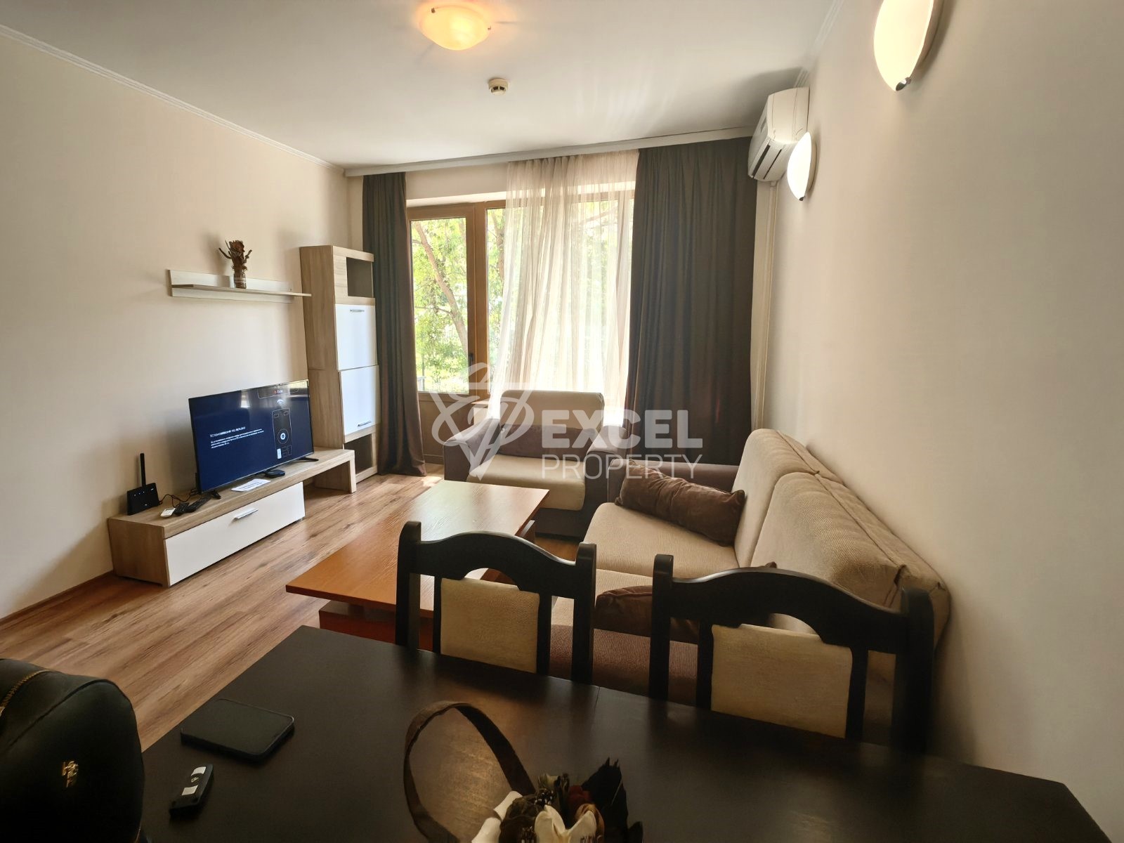 Обзаведен двустаен апартамент под наем на 80м от Гондолата