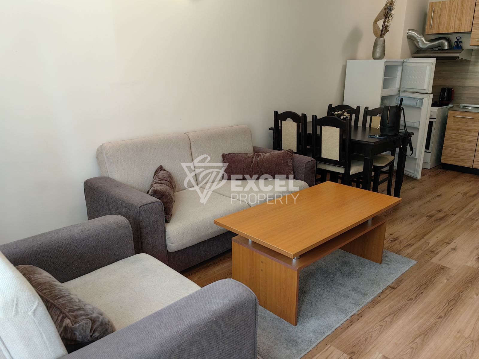 Обзаведен двустаен апартамент под наем на 80м от Гондолата