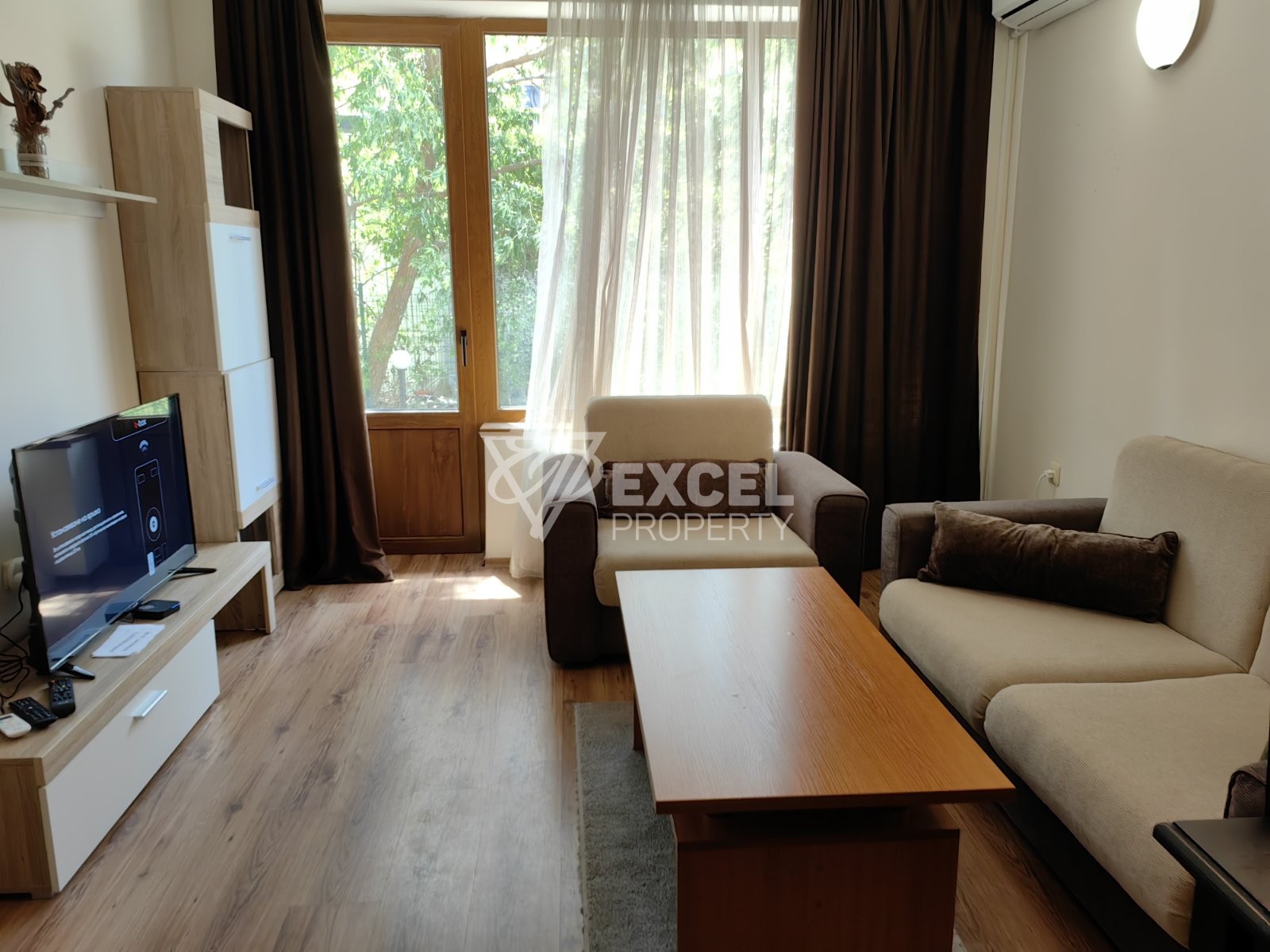 Обзаведен двустаен апартамент под наем на 80м от Гондолата