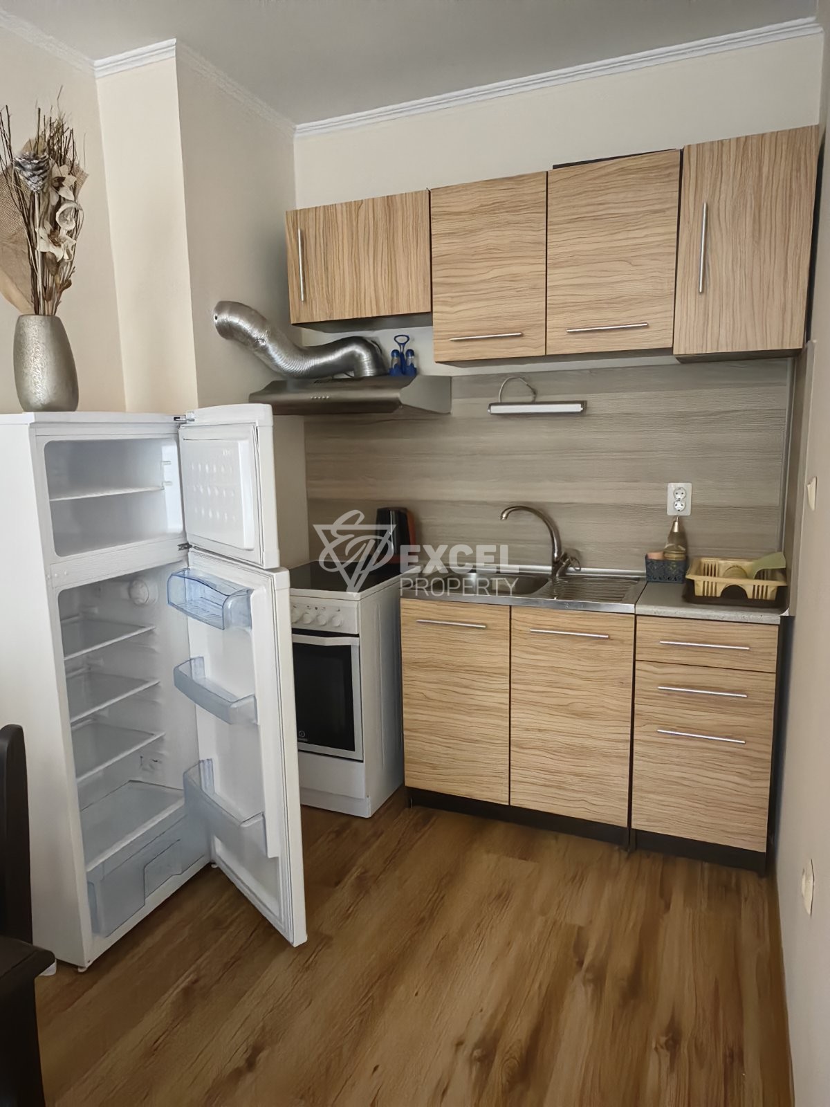 Обзаведен двустаен апартамент под наем на 80м от Гондолата