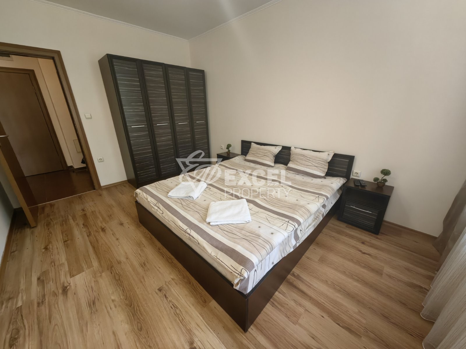 Обзаведен двустаен апартамент под наем на 80м от Гондолата