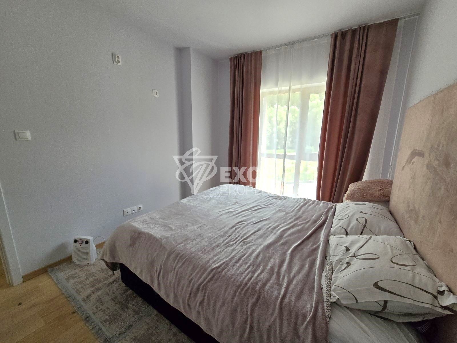 Луксозно обзаведен двустаен апартамент с южно изложение и прекрасна панорамна гледка