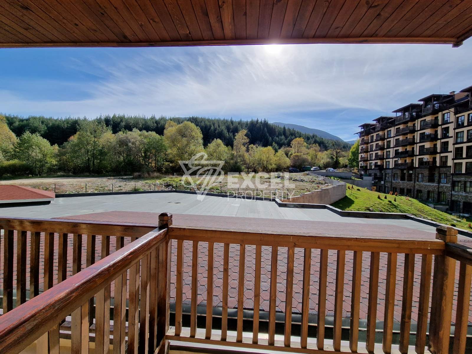 Просторно южно студио за продажба в жилищна сграда с ниска такса поддръжка, Банско