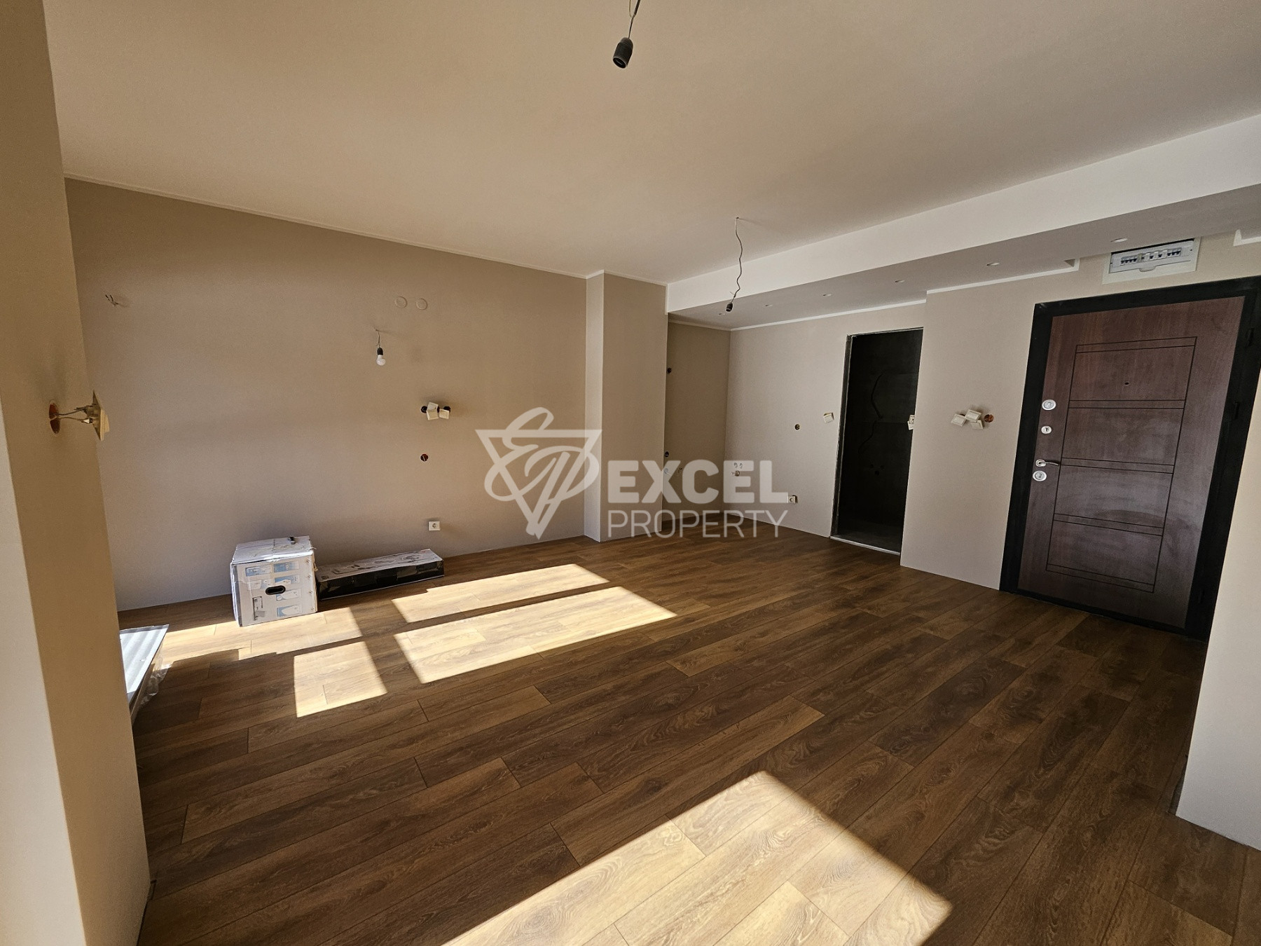 Просторно южно студио за продажба в жилищна сграда с ниска такса поддръжка, Банско