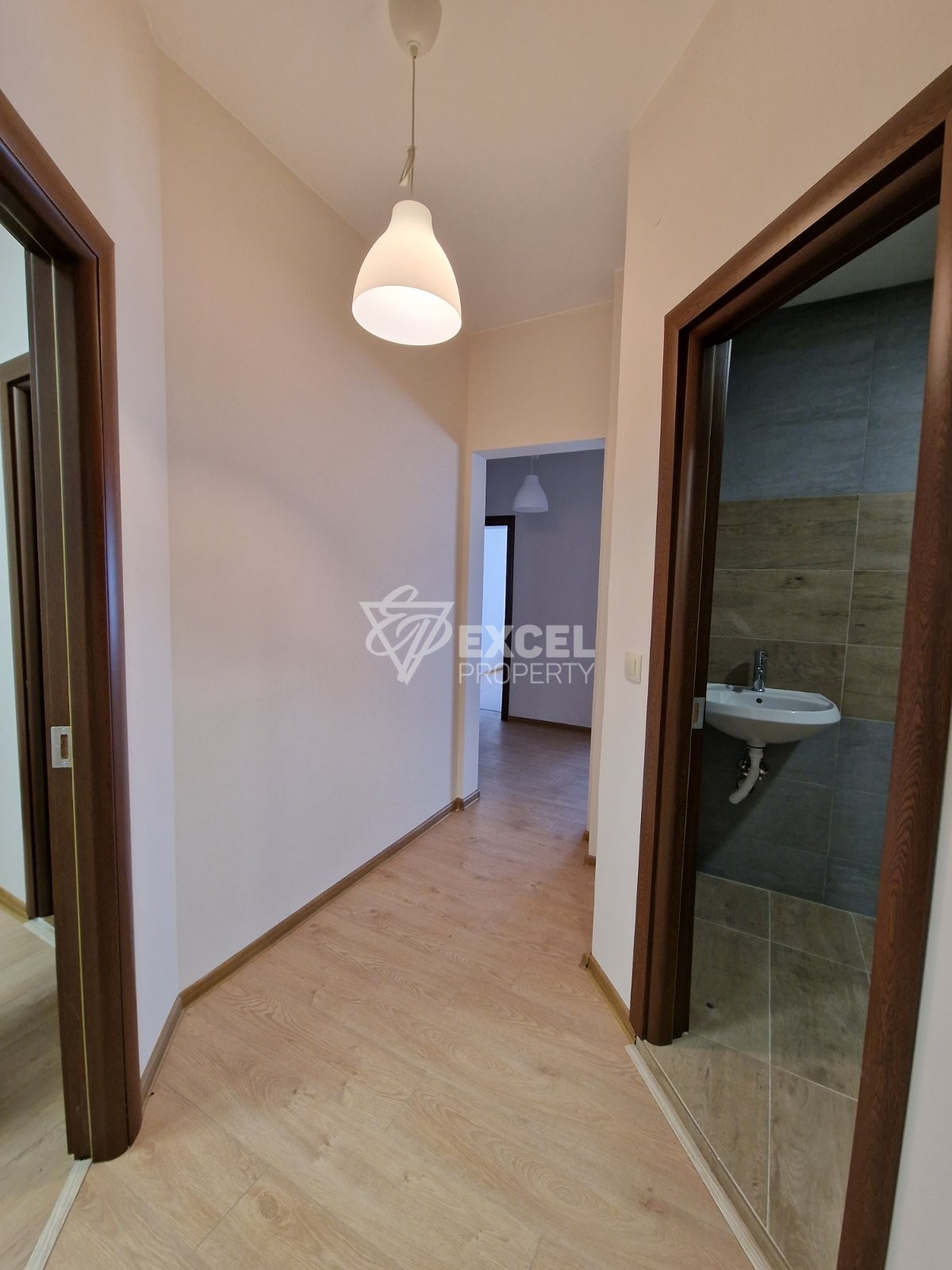 Просторен многостаен обзаведен апартамент за продажба в Банско