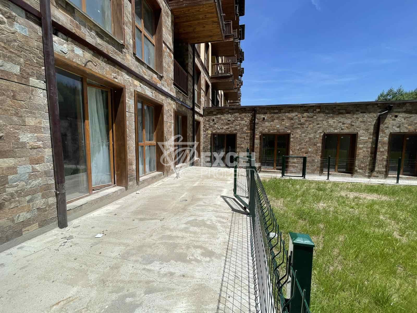 Просторен многостаен обзаведен апартамент за продажба в Банско