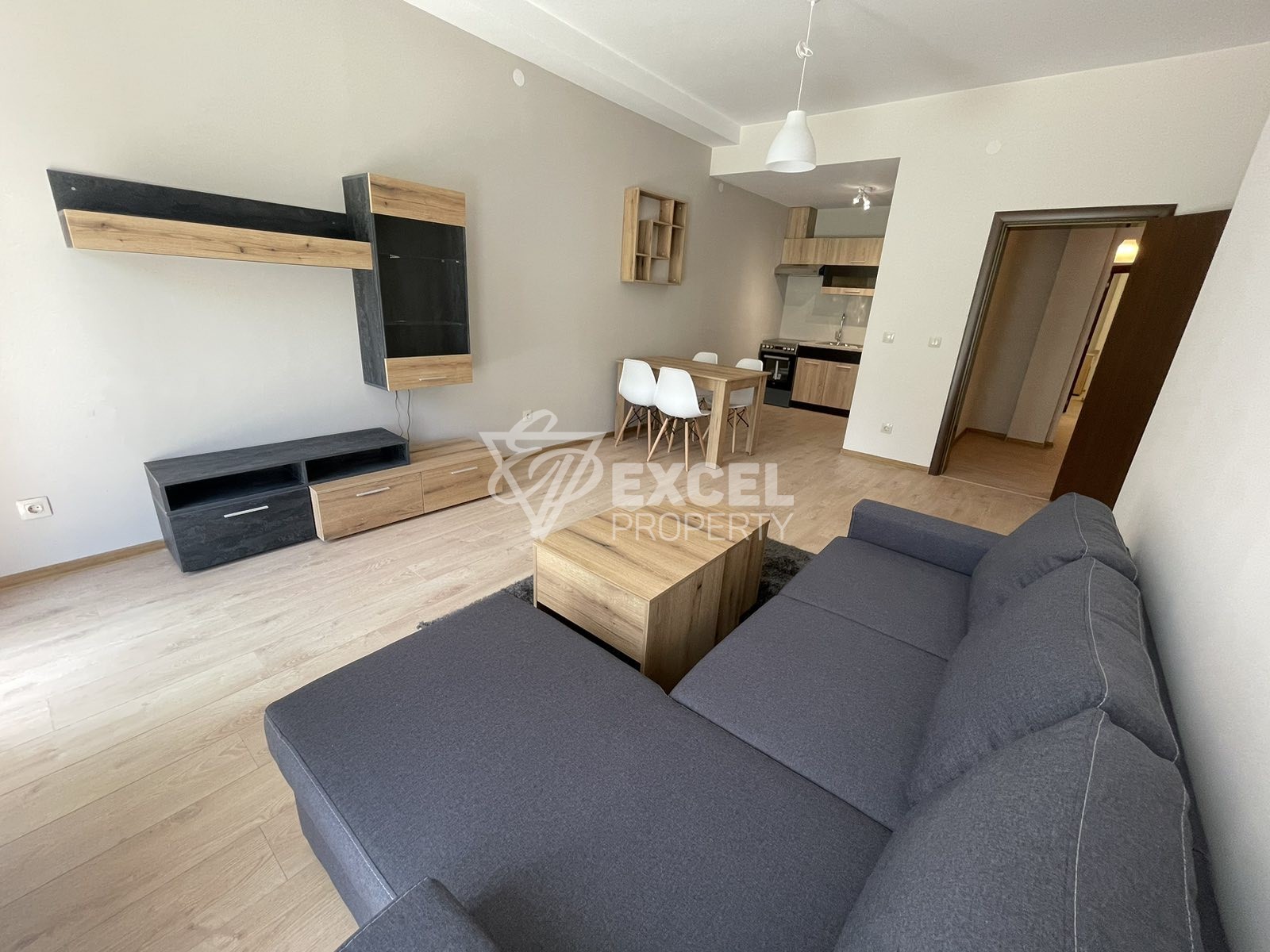 Просторен многостаен обзаведен апартамент за продажба в Банско