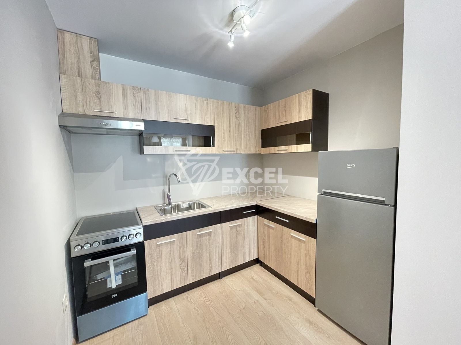 Просторен многостаен обзаведен апартамент за продажба в Банско