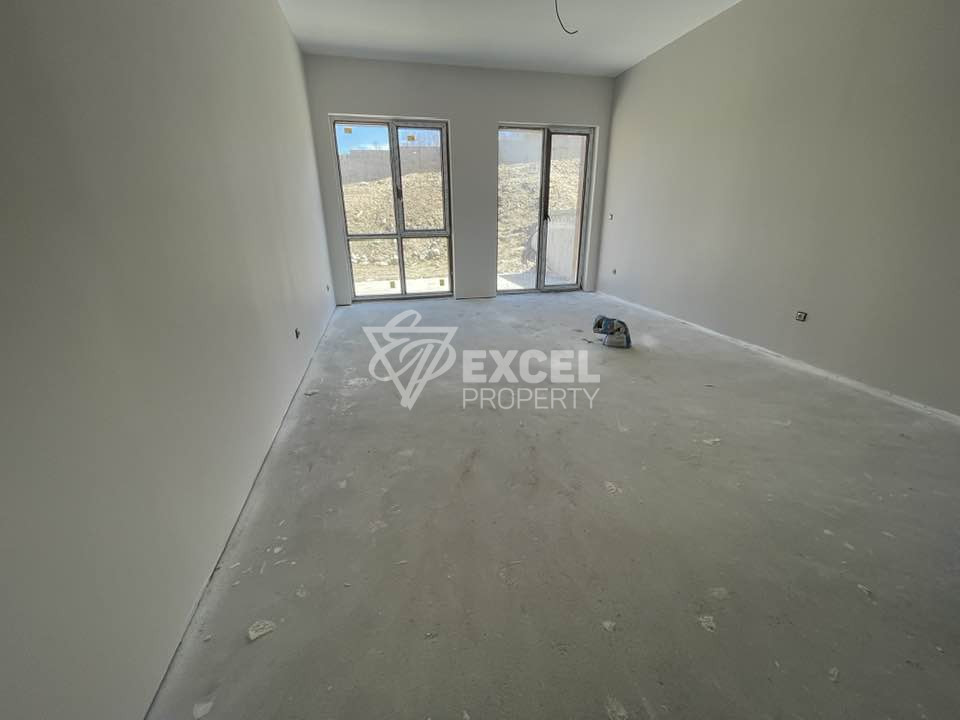 Банско: Просторен многостаен апартамент за продажба в сграда с ниска такса поддръжка